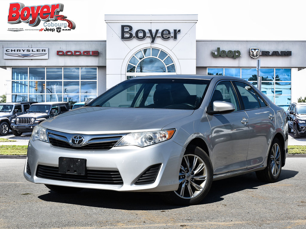 2014 Toyota Camry in Pickering, Ontario - 1 - w1024h768px