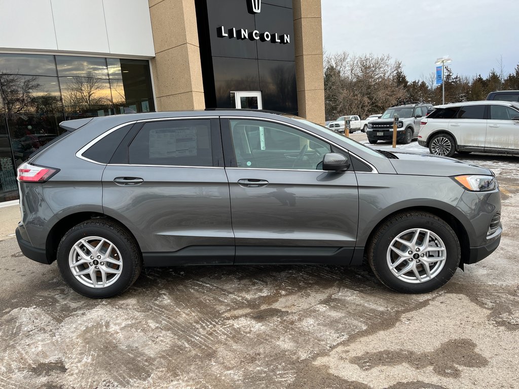2024 Ford Edge in Pickering, Ontario - 3 - w1024h768px