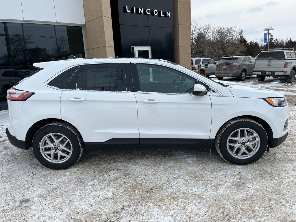 2024 Ford Edge in Pickering, Ontario - 3 - w1024h768px
