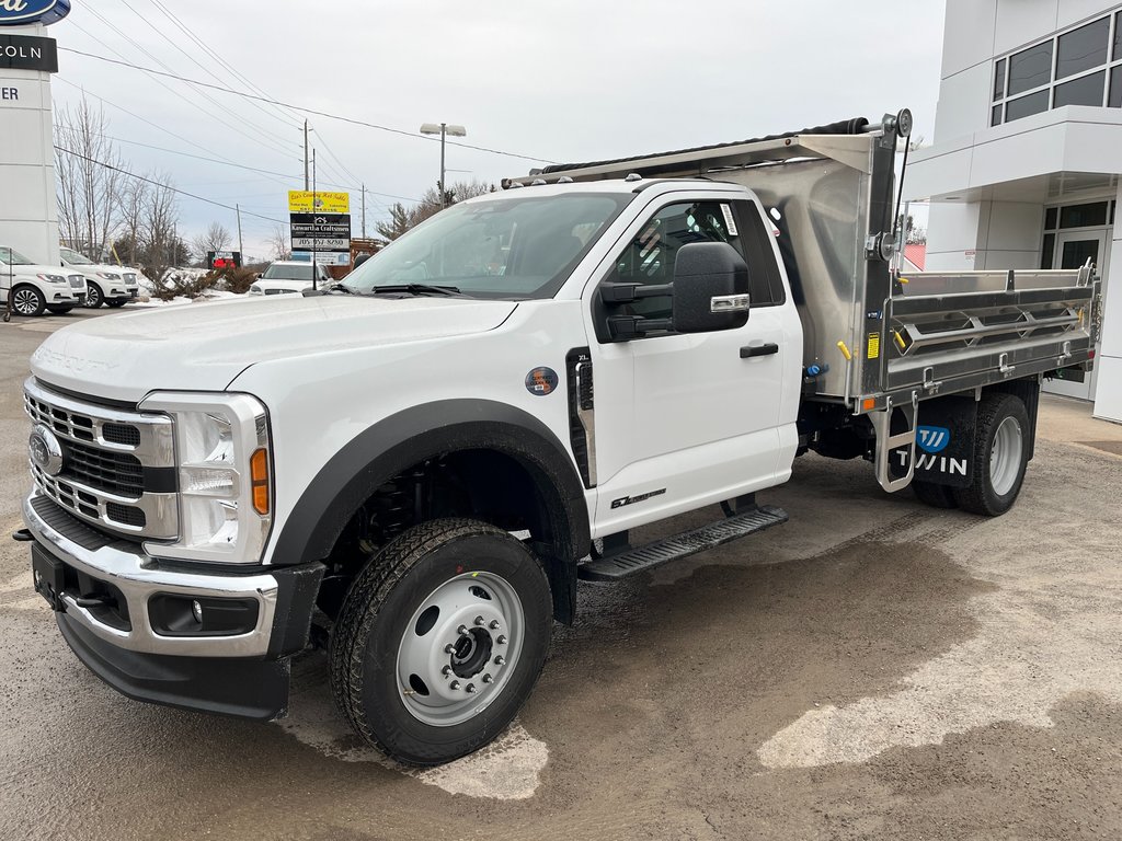 2024 Ford F-550 Chassis in Pickering, Ontario - 24 - w1024h768px