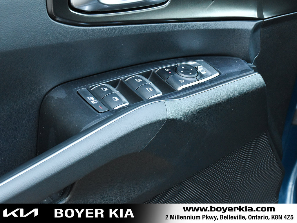 2025 Kia SORENTO PHEV in Pickering, Ontario - 10 - w1024h768px