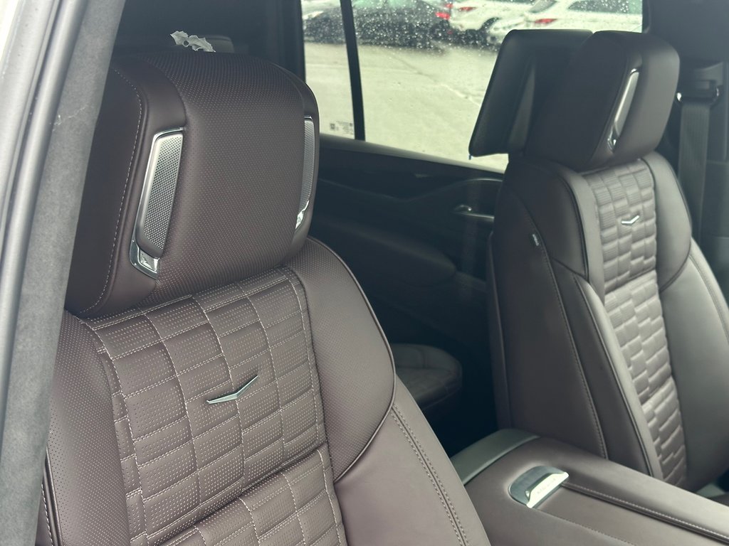 2024 Cadillac Escalade ESV Sport Platinum in Pickering, Ontario - 15 - w1024h768px