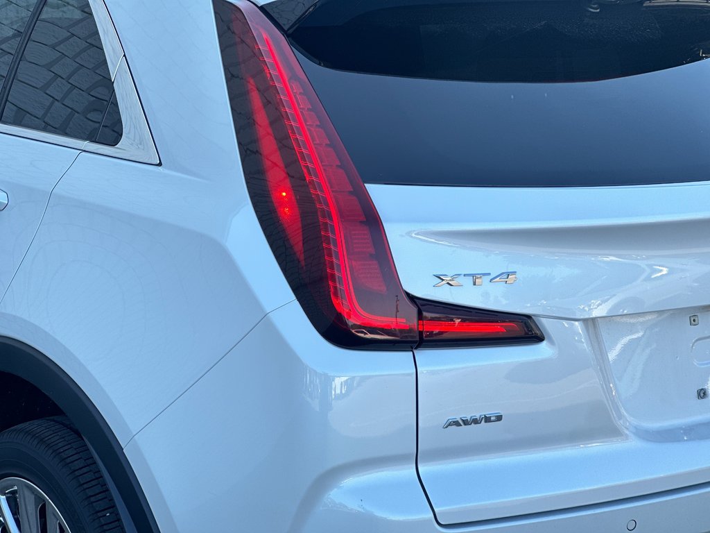 2019 Cadillac XT4 in Pickering, Ontario - 8 - w1024h768px