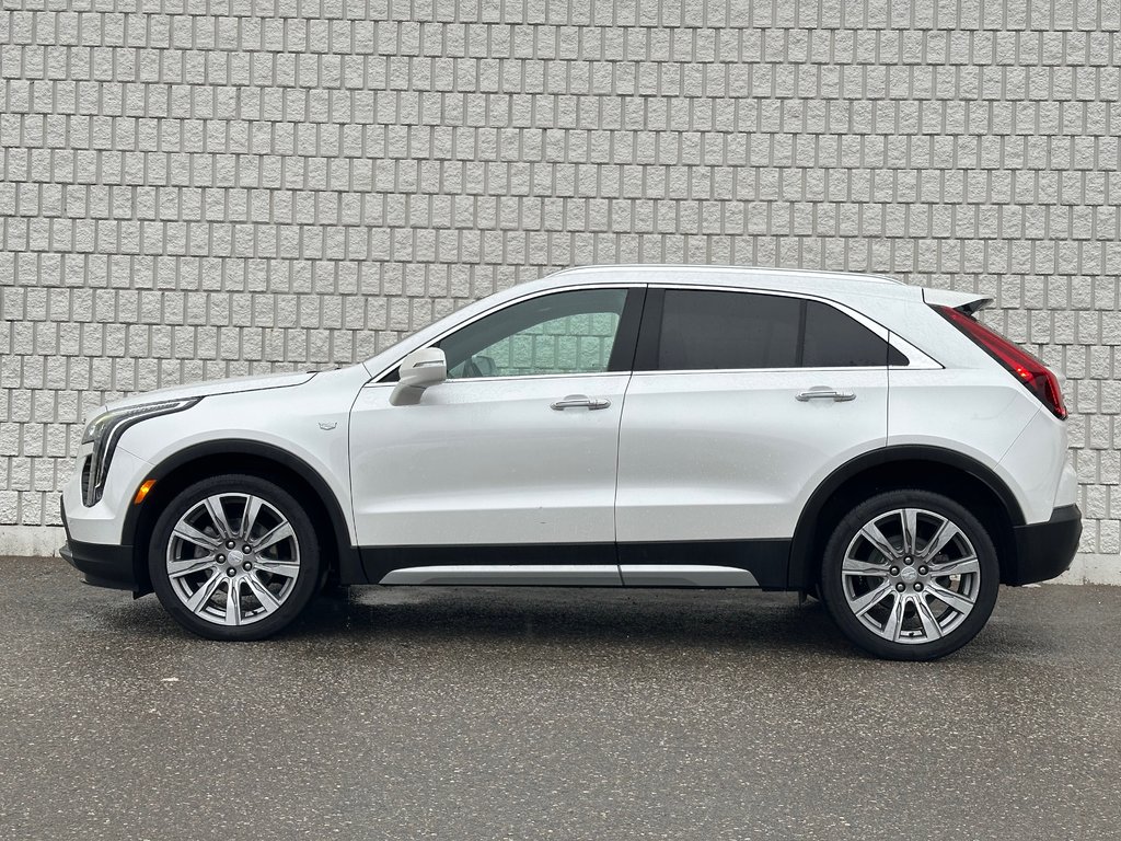 2021 Cadillac XT4 in Pickering, Ontario - 2 - w1024h768px