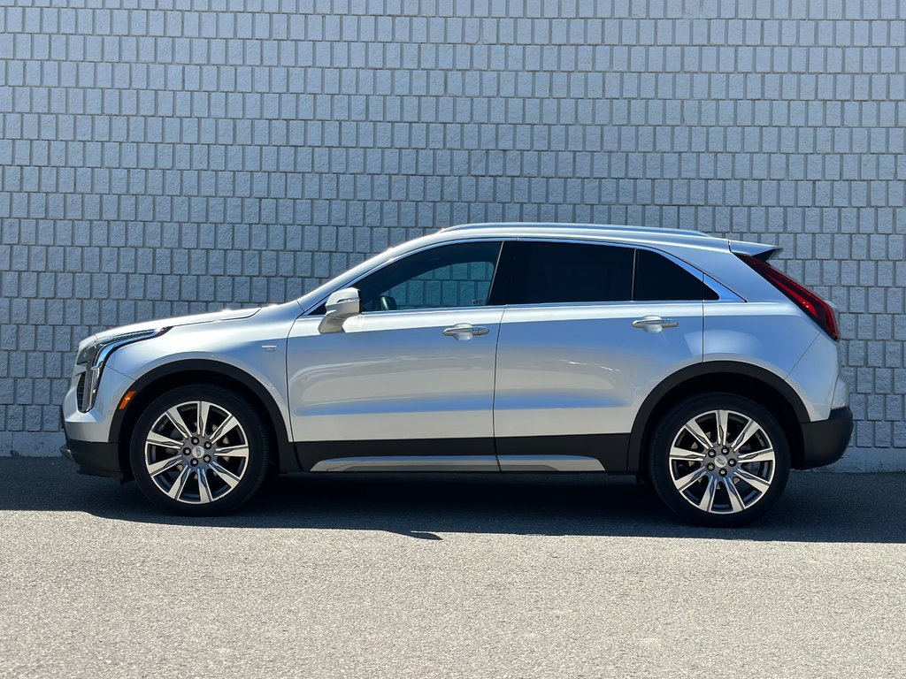 2022 Cadillac XT4 in Pickering, Ontario - 2 - w1024h768px