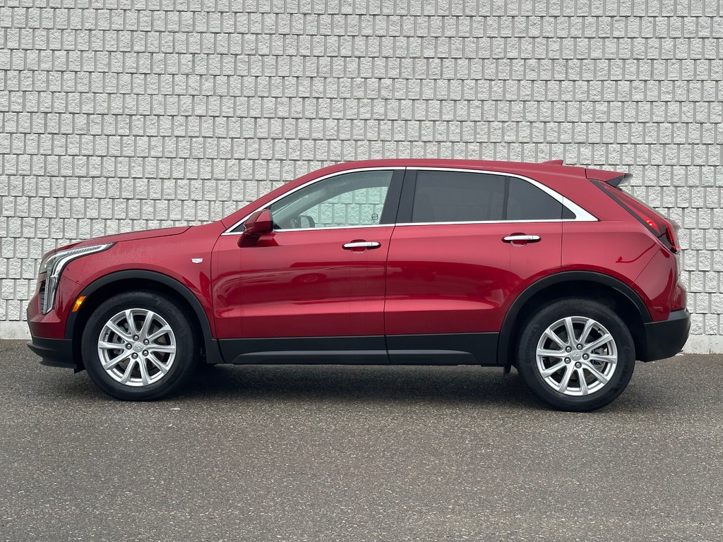 2023 Cadillac XT4 in Pickering, Ontario - 2 - w1024h768px