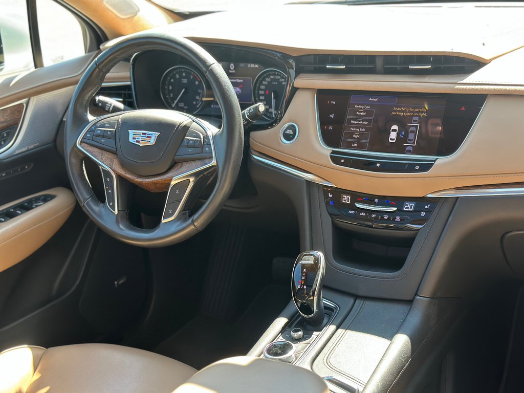 2021 Cadillac XT5 in Pickering, Ontario - 12 - w1024h768px