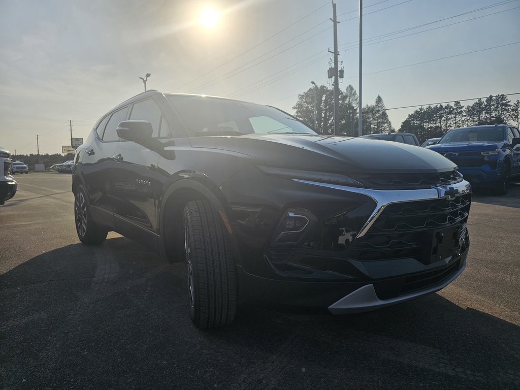 2024 Chevrolet Blazer in Pickering, Ontario - 3 - w1024h768px