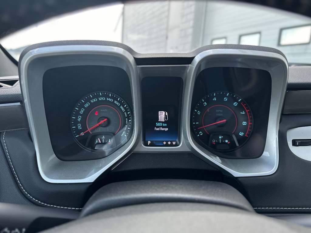 2015 Chevrolet Camaro in Pickering, Ontario - 13 - w1024h768px