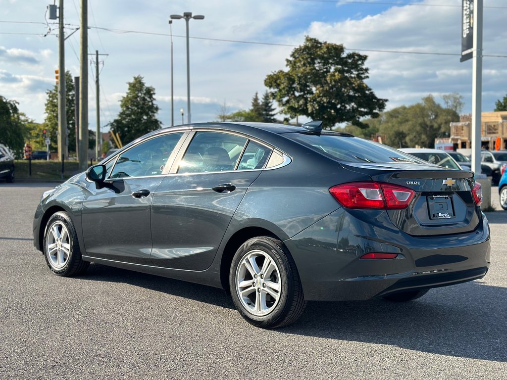 2018 Chevrolet Cruze in Pickering, Ontario - 3 - w1024h768px