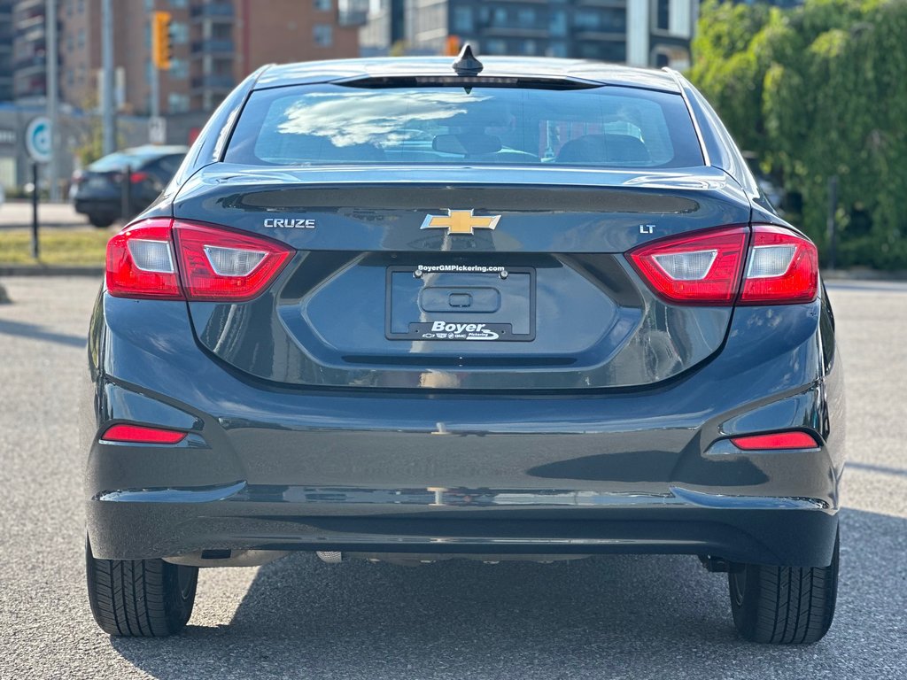 2018 Chevrolet Cruze in Pickering, Ontario - 4 - w1024h768px