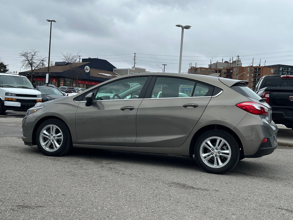 2018 Chevrolet Cruze LT in Pickering, Ontario - 2 - w1024h768px