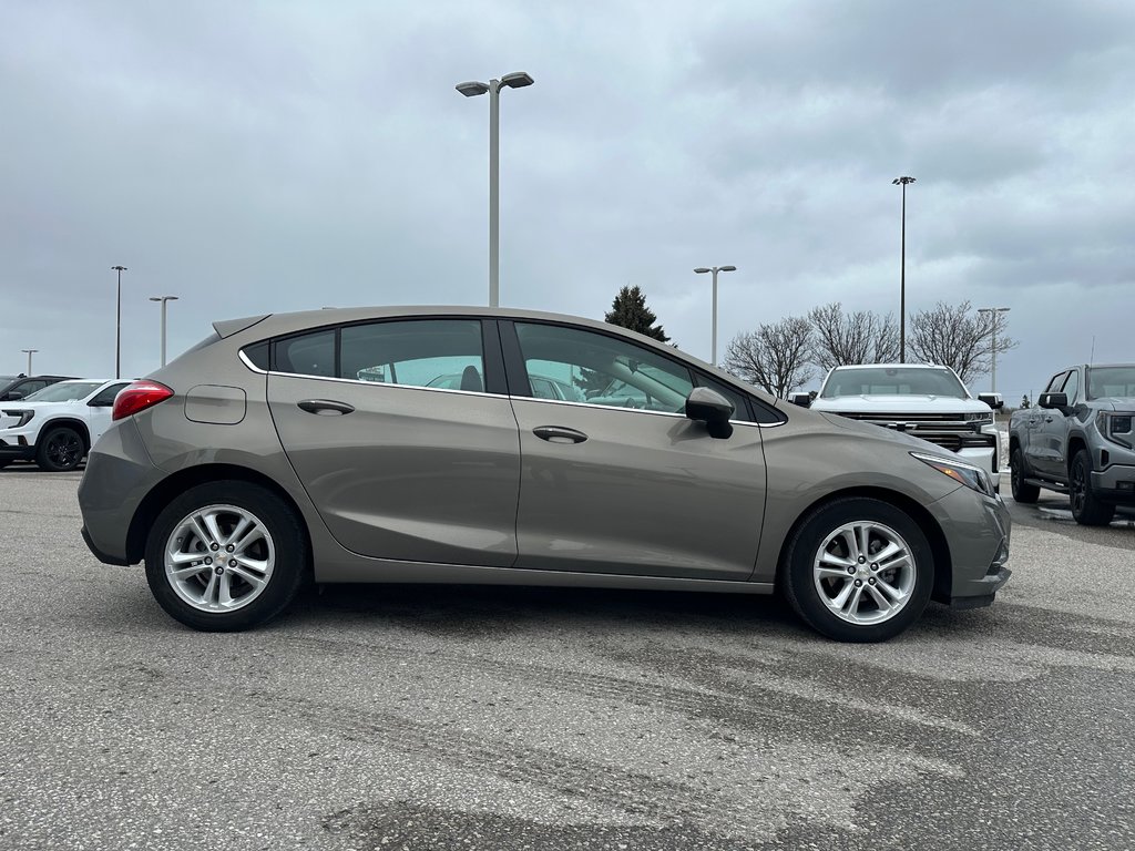 2018 Chevrolet Cruze LT in Pickering, Ontario - 6 - w1024h768px