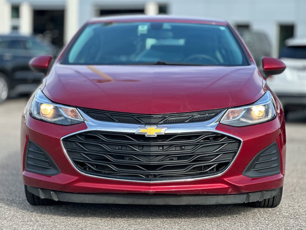 2019 Chevrolet Cruze in Pickering, Ontario - 5 - w1024h768px