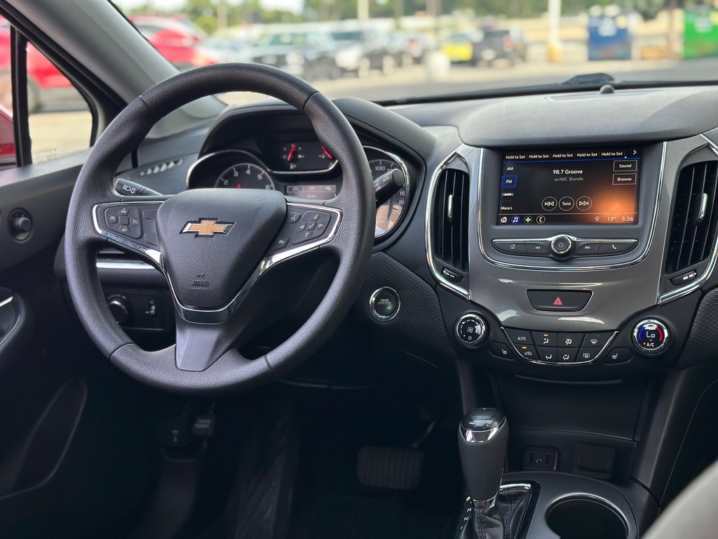 2019 Chevrolet Cruze in Pickering, Ontario - 16 - w1024h768px