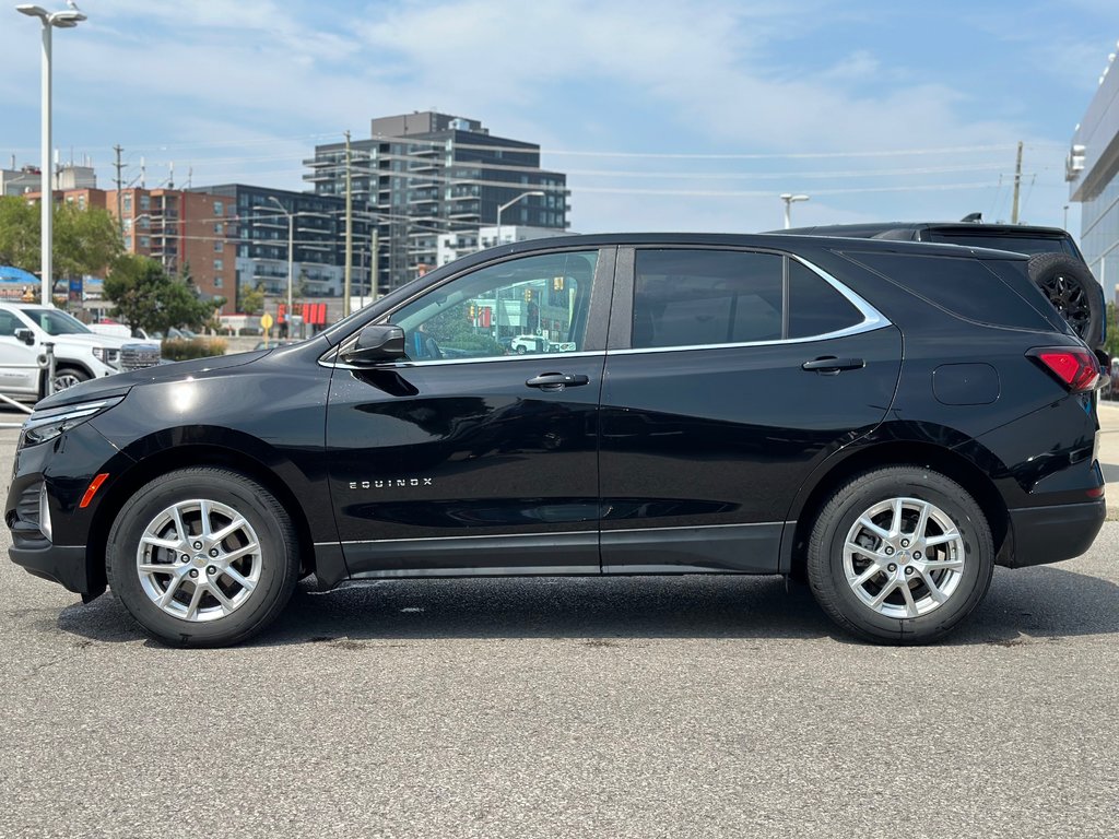 2022 Chevrolet Equinox in Pickering, Ontario - 2 - w1024h768px