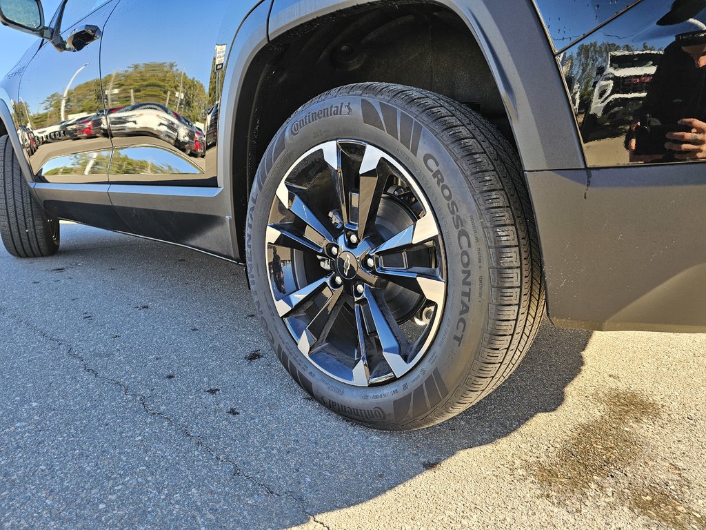 2025 Chevrolet Equinox in Pickering, Ontario - 8 - w1024h768px