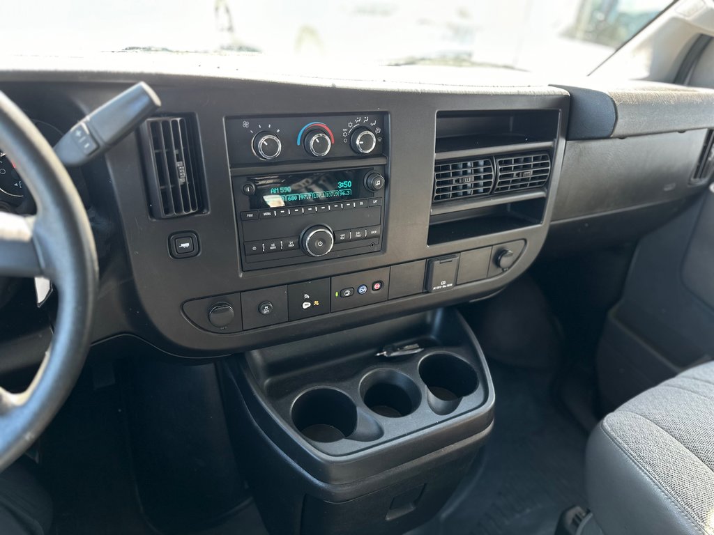 2021 Chevrolet Express Cargo Van in Pickering, Ontario - 8 - w1024h768px