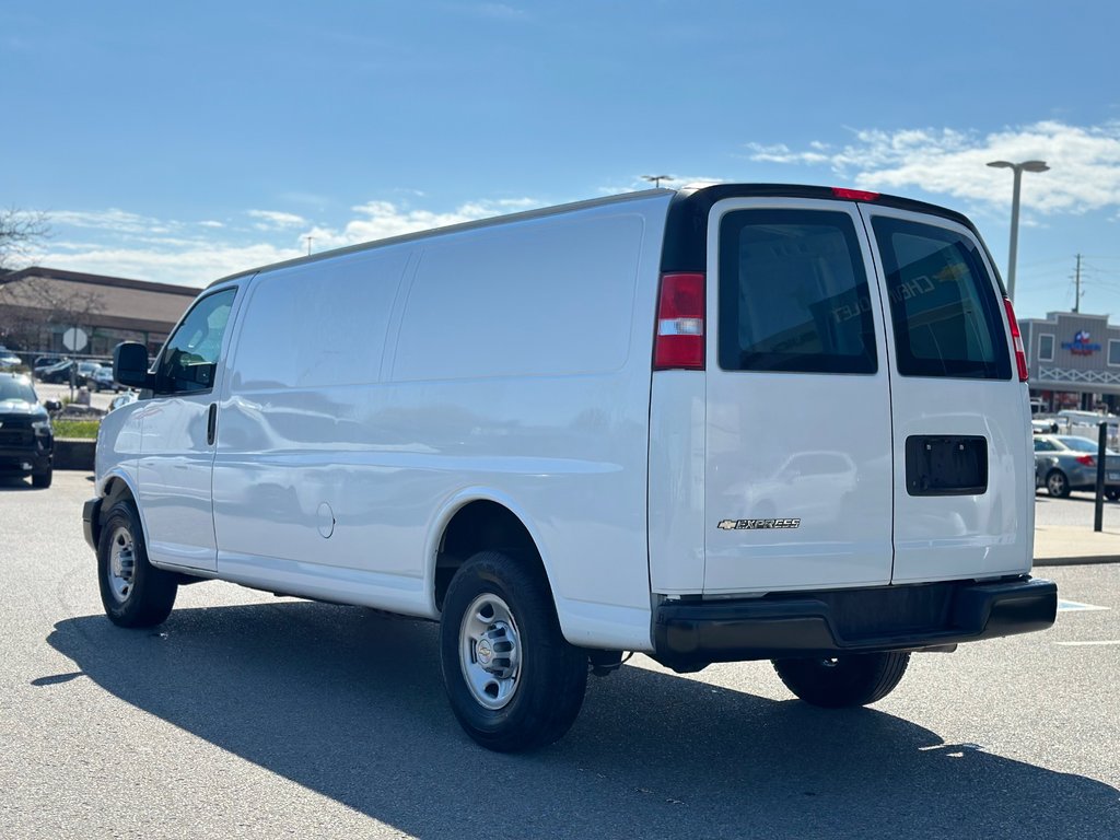 2021 Chevrolet Express Cargo Van in Pickering, Ontario - 3 - w1024h768px