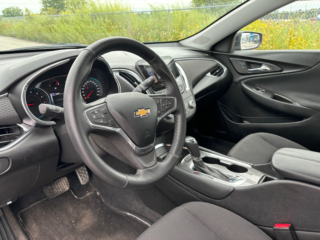 2016 Chevrolet Malibu in Lindsay, Ontario - 10 - w1024h768px