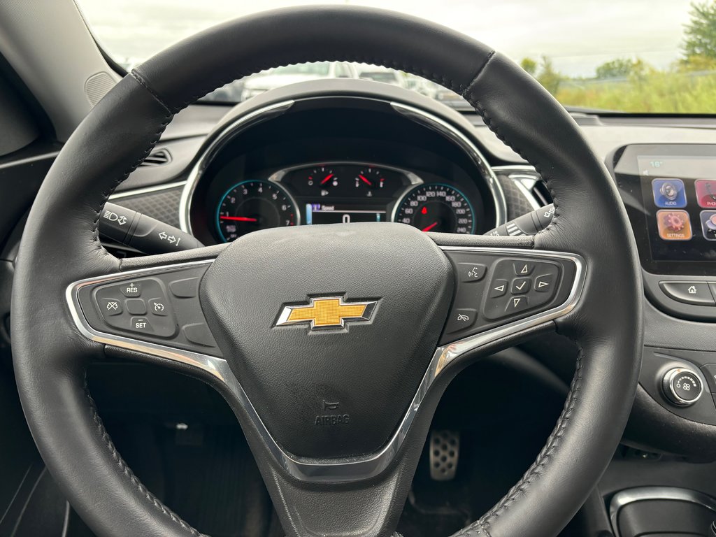 2016 Chevrolet Malibu in Lindsay, Ontario - 12 - w1024h768px