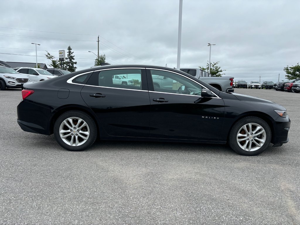 2016 Chevrolet Malibu in Pickering, Ontario - 8 - w1024h768px