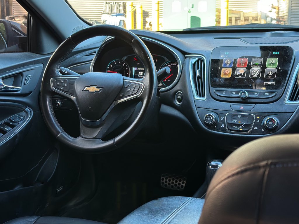 2018 Chevrolet Malibu in Pickering, Ontario - 8 - w1024h768px