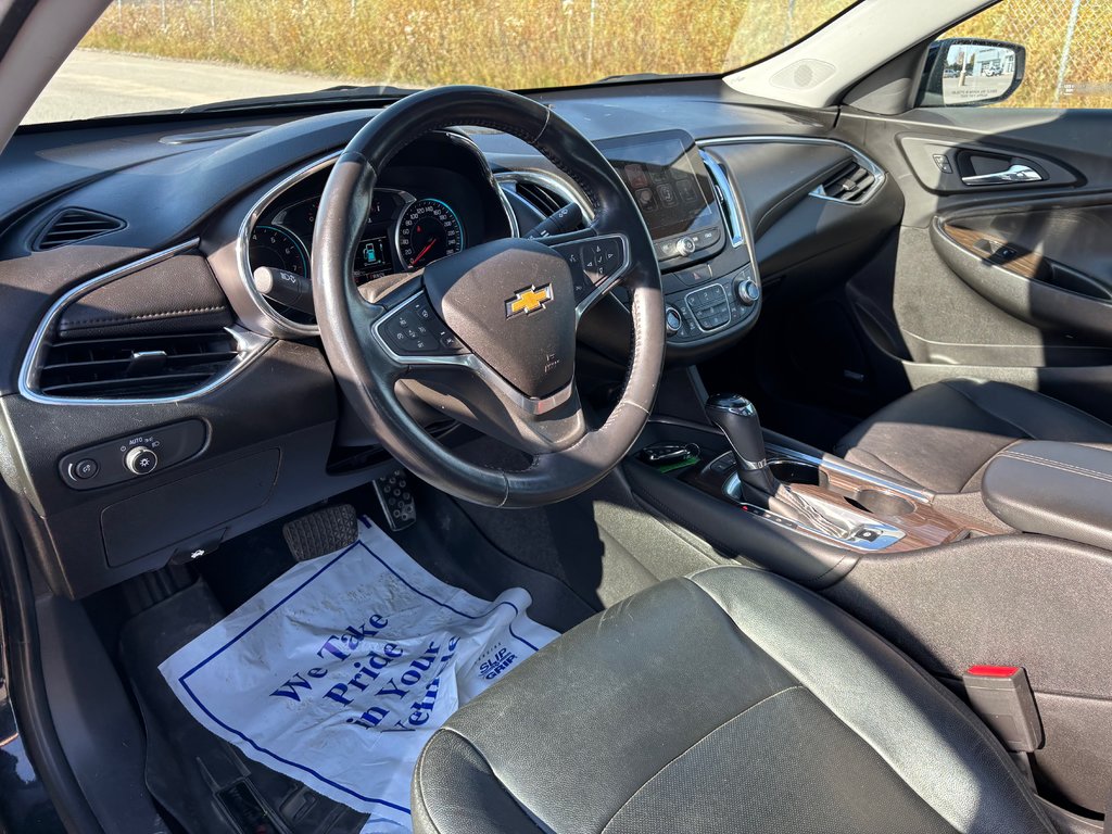 2018 Chevrolet Malibu in Lindsay, Ontario - 11 - w1024h768px