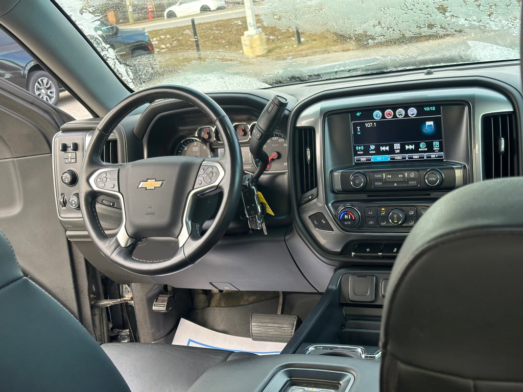 2016 Chevrolet Silverado 1500 LTZ in Pickering, Ontario - 12 - w1024h768px