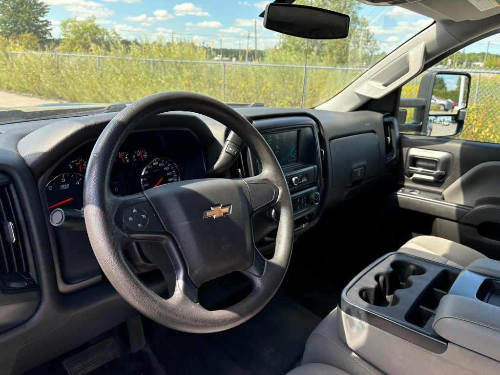 2017 Chevrolet Silverado 1500 in Lindsay, Ontario - 11 - w1024h768px