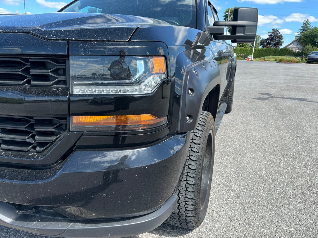 2017 Chevrolet Silverado 1500 in Lindsay, Ontario - 3 - w1024h768px