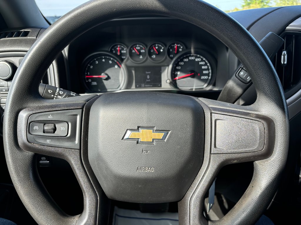 2021 Chevrolet Silverado 1500 in Lindsay, Ontario - 16 - w1024h768px