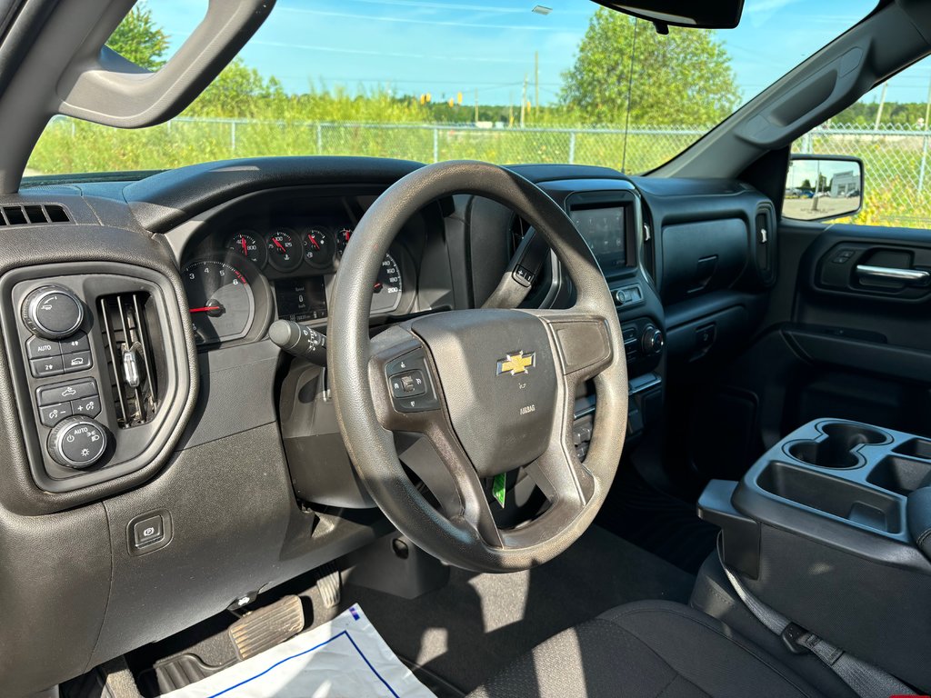 2021 Chevrolet Silverado 1500 in Lindsay, Ontario - 11 - w1024h768px