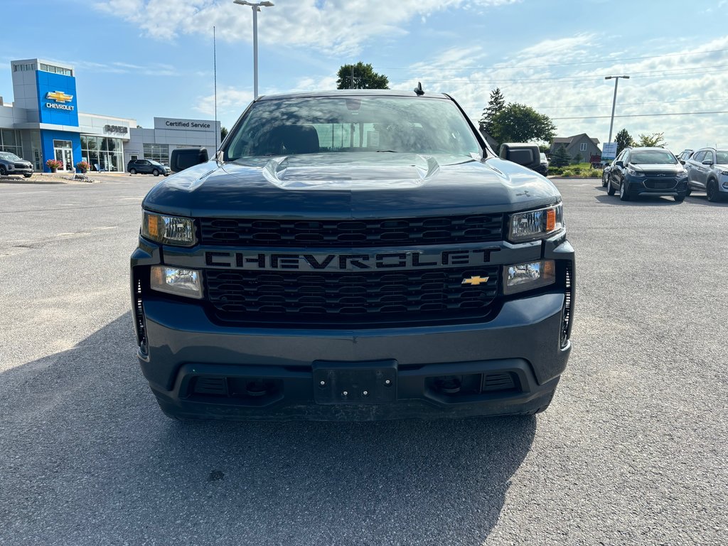 2021 Chevrolet Silverado 1500 in Lindsay, Ontario - 2 - w1024h768px