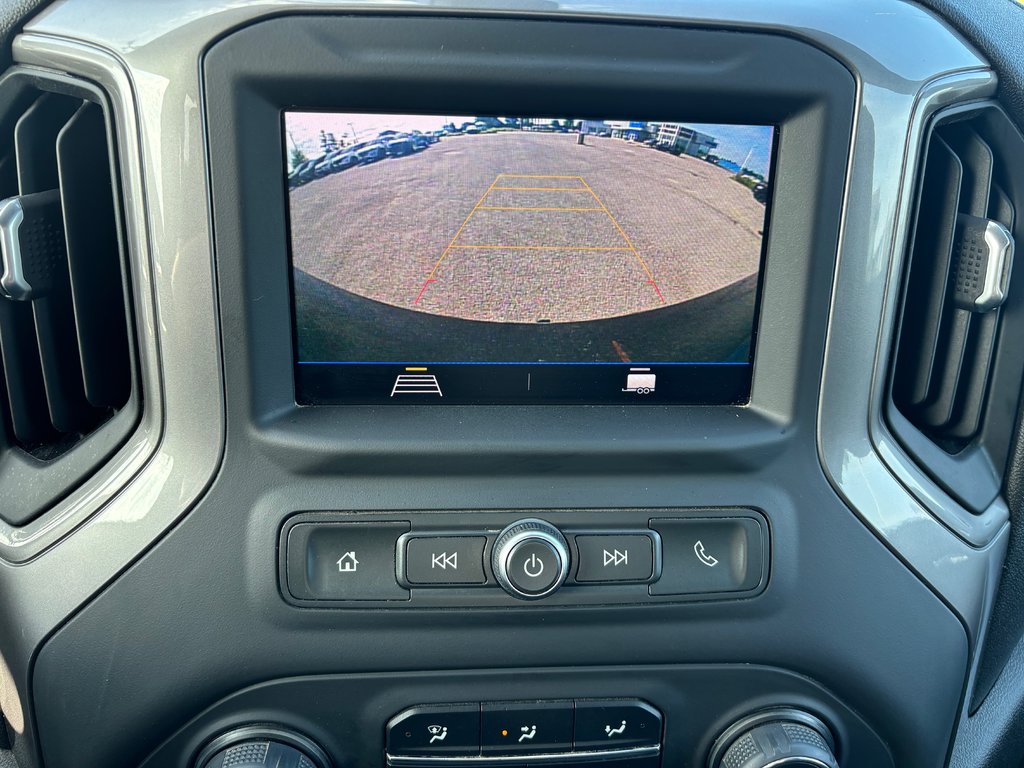 2021 Chevrolet Silverado 1500 in Lindsay, Ontario - 15 - w1024h768px