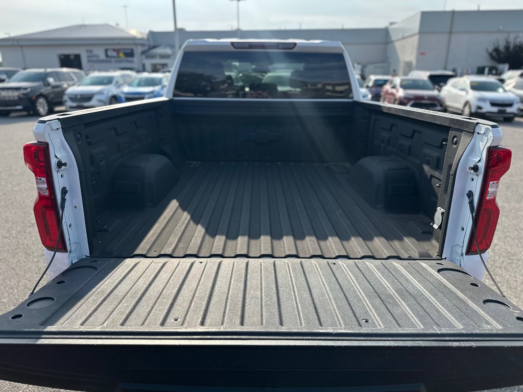 2022  Silverado 1500 RST in Pickering, Ontario - 22 - w1024h768px