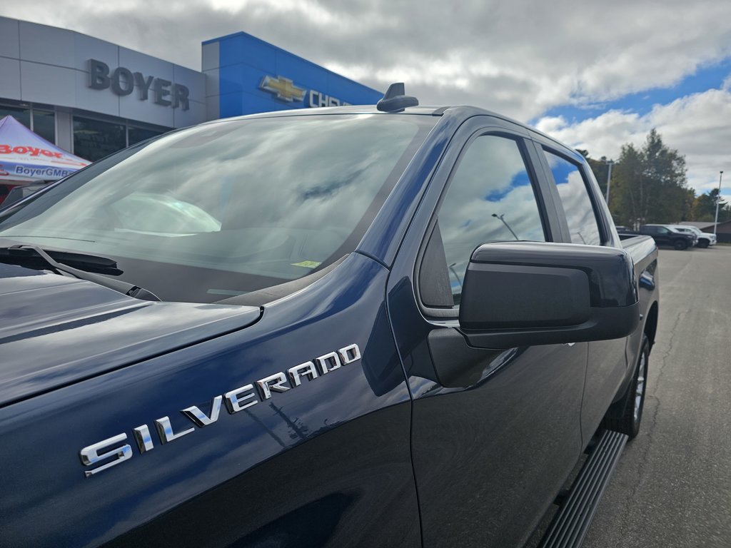 2022 Chevrolet Silverado 1500 in Pickering, Ontario - 10 - w1024h768px