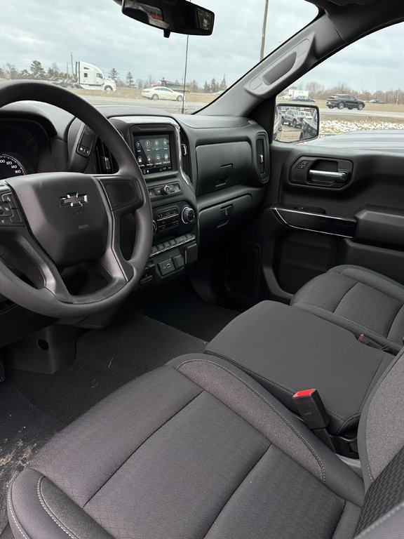 2023 Chevrolet Silverado 1500 in Pickering, Ontario - 10 - w1024h768px