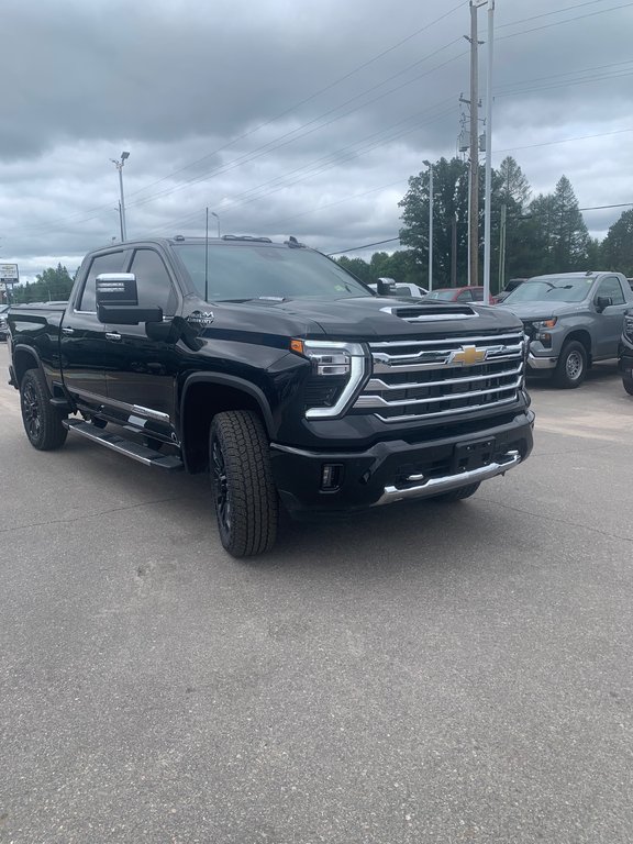 2024 Chevrolet SILVERADO 2500 HD in Pickering, Ontario - 3 - w1024h768px