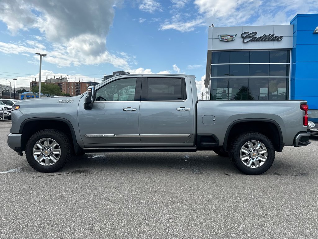 2024 Chevrolet SILVERADO 2500 HD in Pickering, Ontario - 2 - w1024h768px