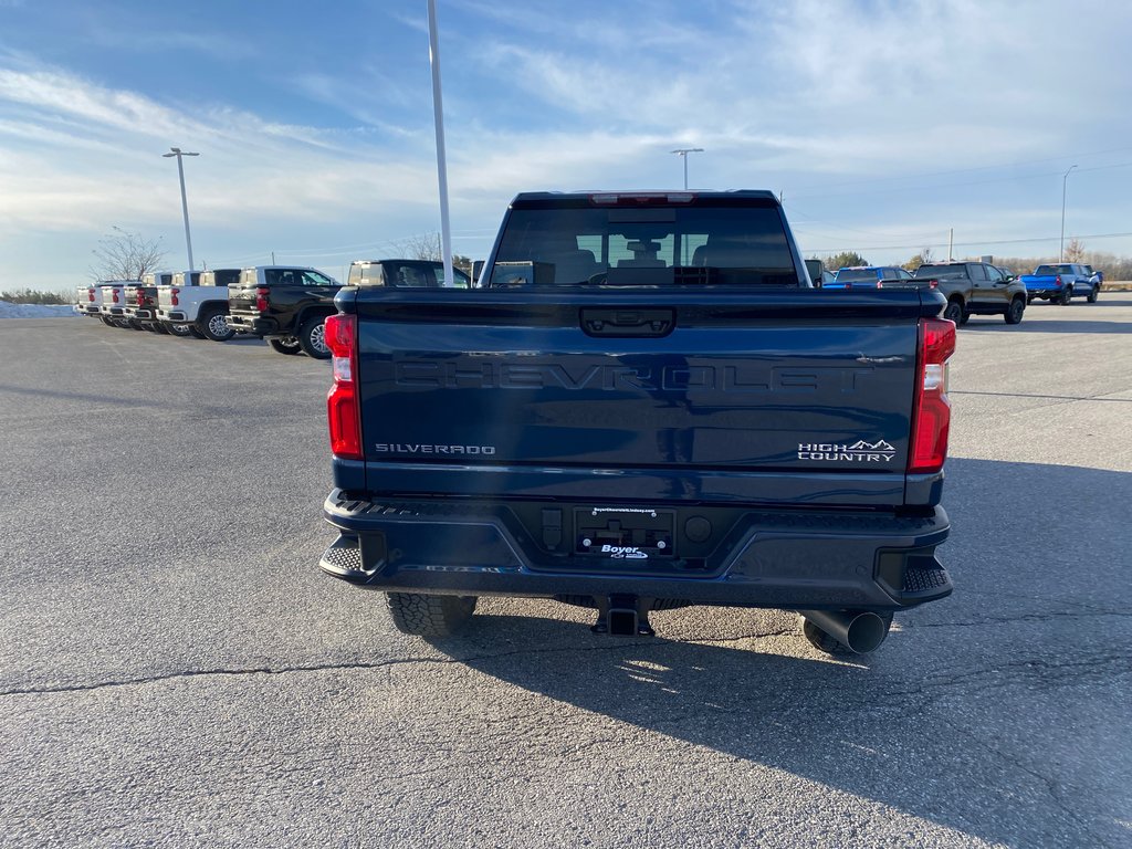 2023 Chevrolet Silverado 2500 in Pickering, Ontario - 4 - w1024h768px