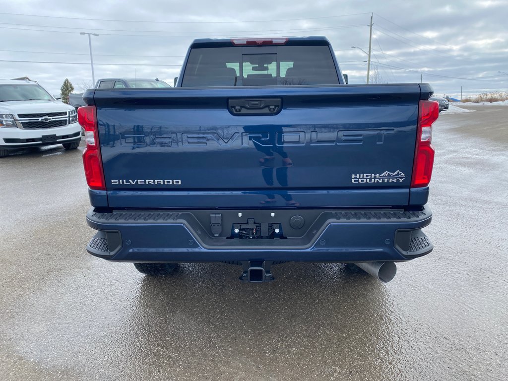 2023 Chevrolet Silverado 2500 in Pickering, Ontario - 4 - w1024h768px