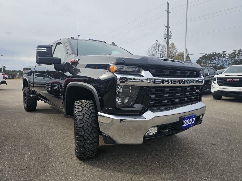 2022 Chevrolet Silverado 2500HD in Pickering, Ontario - 3 - w1024h768px