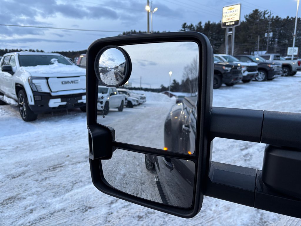 2015 Chevrolet SILVERADO 3500HD BUILT AFTER AUG 14 in Bancroft, Ontario - 24 - w1024h768px