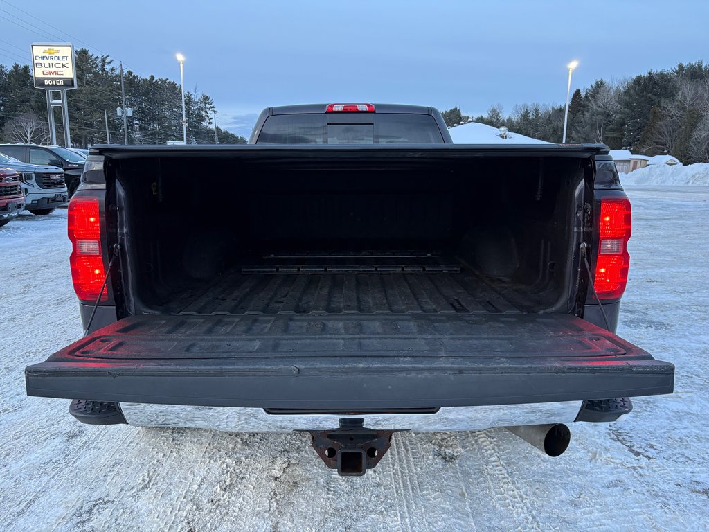 2015 Chevrolet SILVERADO 3500HD BUILT AFTER AUG 14 in Bancroft, Ontario - 8 - w1024h768px