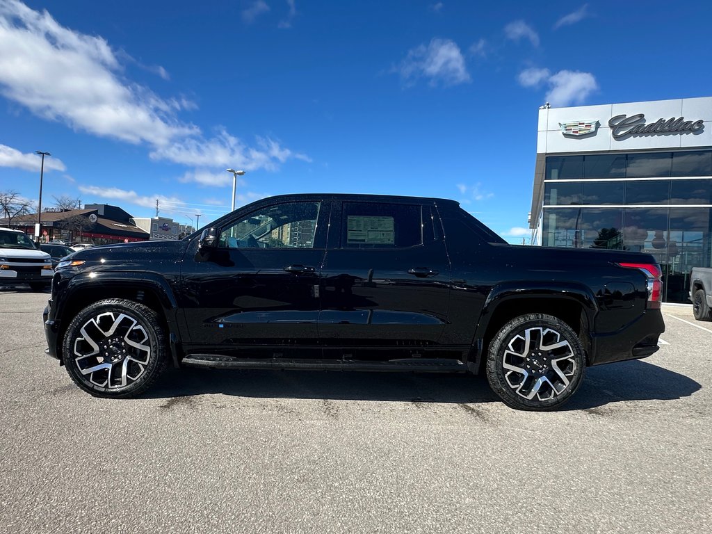 2024 Chevrolet Silverado EV in Pickering, Ontario - 2 - w1024h768px