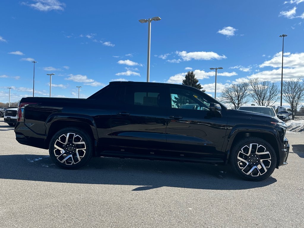 2024 Chevrolet Silverado EV in Pickering, Ontario - 6 - w1024h768px