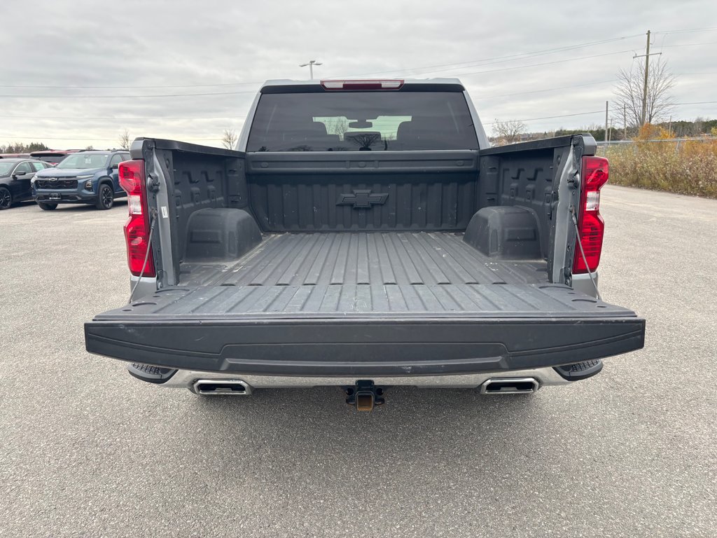 2021 Chevrolet Silverado in Lindsay, Ontario - 8 - w1024h768px