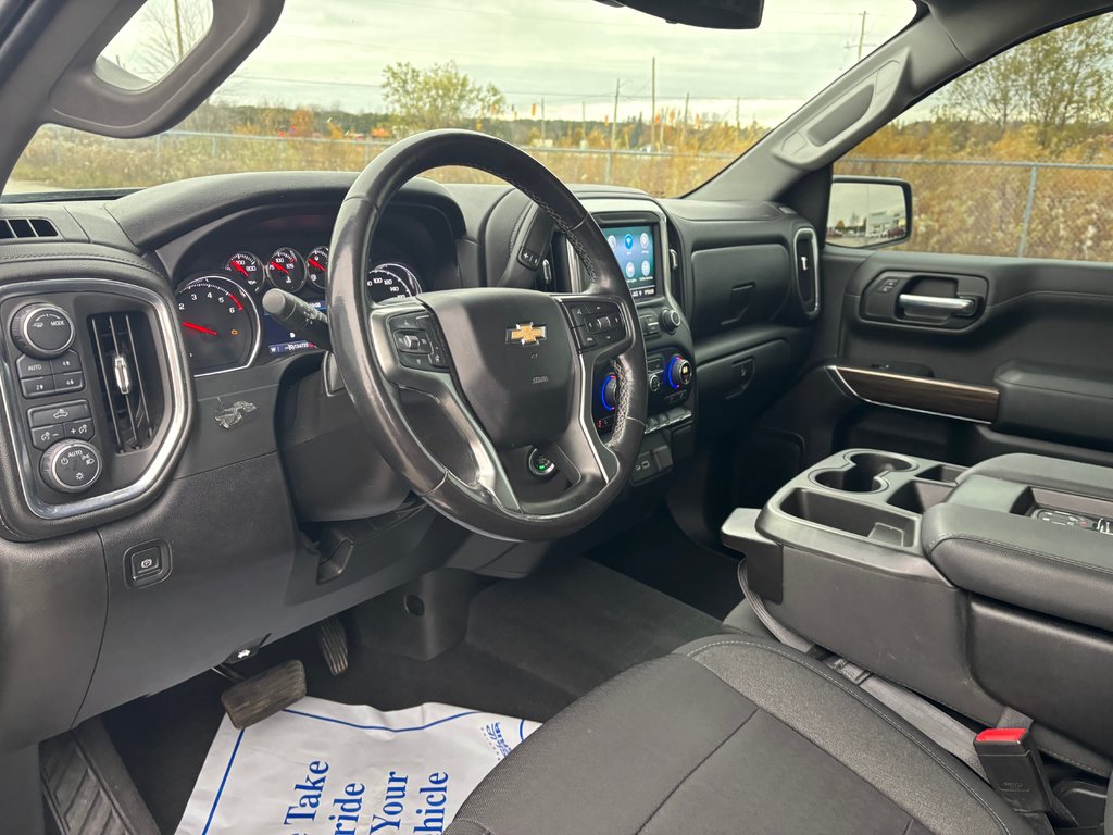 2021 Chevrolet Silverado in Lindsay, Ontario - 11 - w1024h768px