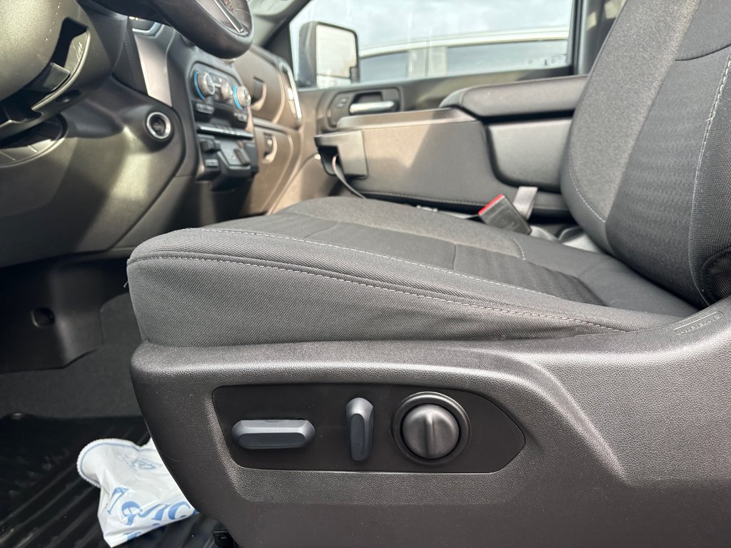 2022 Chevrolet Silverado in Lindsay, Ontario - 20 - w1024h768px